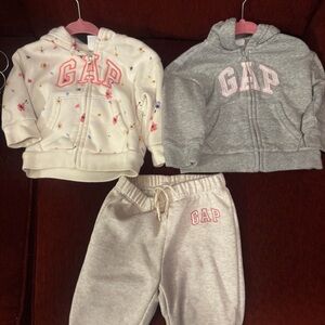 GAP Kids Floral and Gray Hoodie Set with Cream Sweatpants